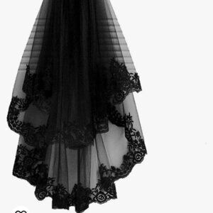 Black lace veil